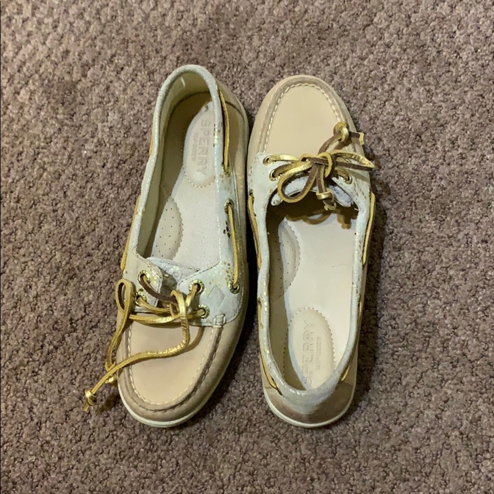 Women’s sperry boat shoes 5.5